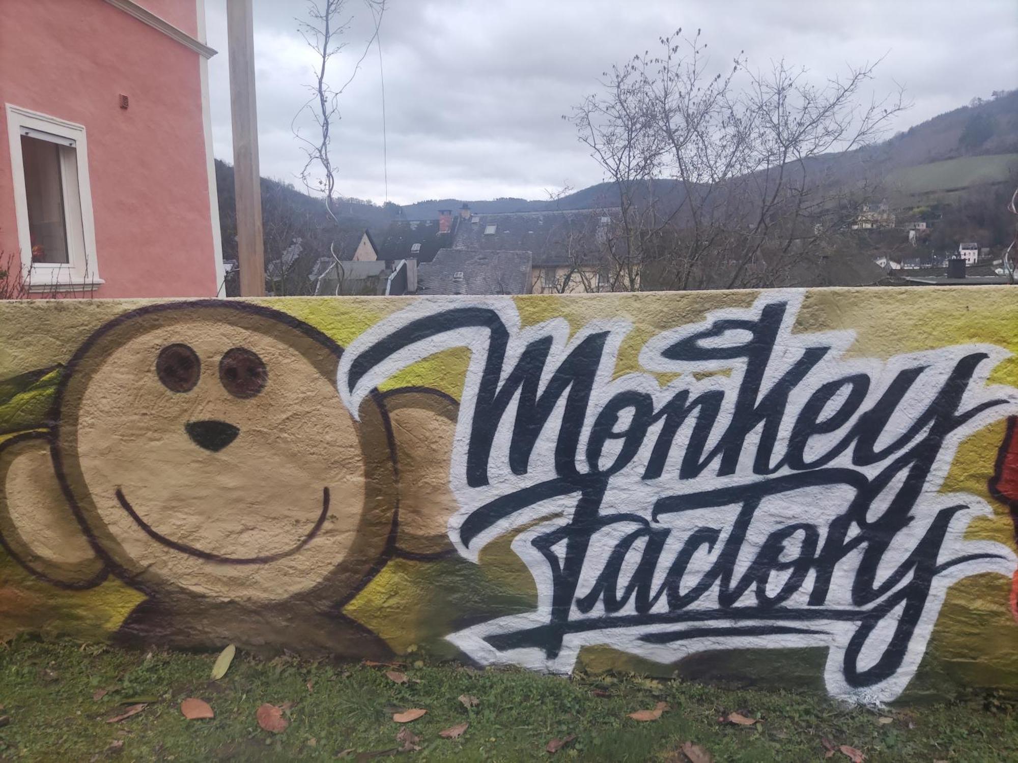 Monkey Factory - Mini Home-Stay Hostel Traben-Trarbach Εξωτερικό φωτογραφία