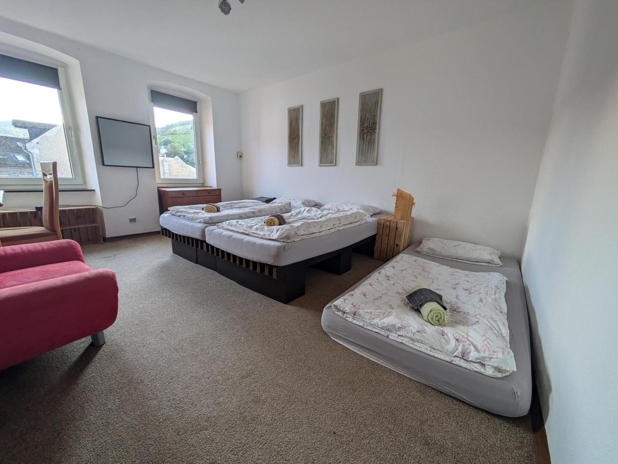 Monkey Factory - Mini Home-Stay Hostel Traben-Trarbach Δωμάτιο φωτογραφία
